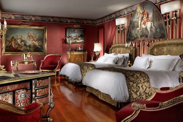 Esempio di design della camera da letto in stile classico