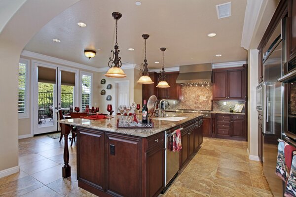 Wooden-style kitchen in the manner of American and European cuisines