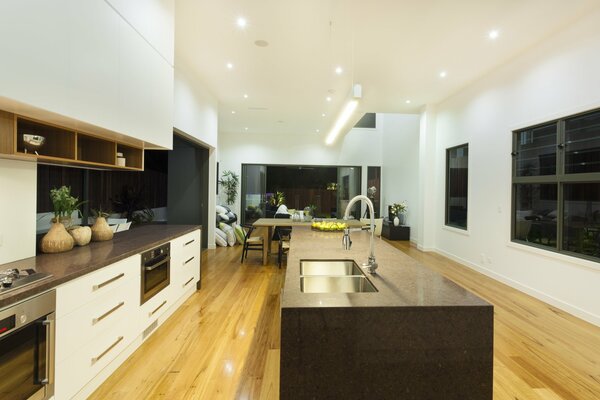 Stylish, modern, spacious kitchen