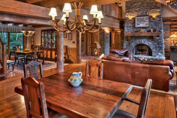 Intérieur de cheminée dans une maison en bois