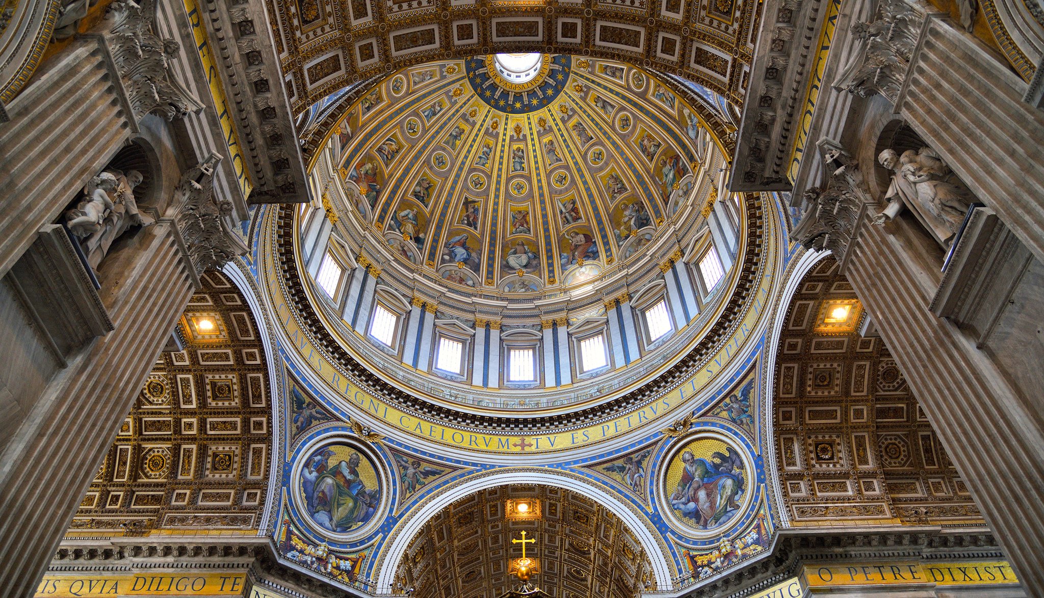 vatican cathédrale saint-pierre dôme fresques religion