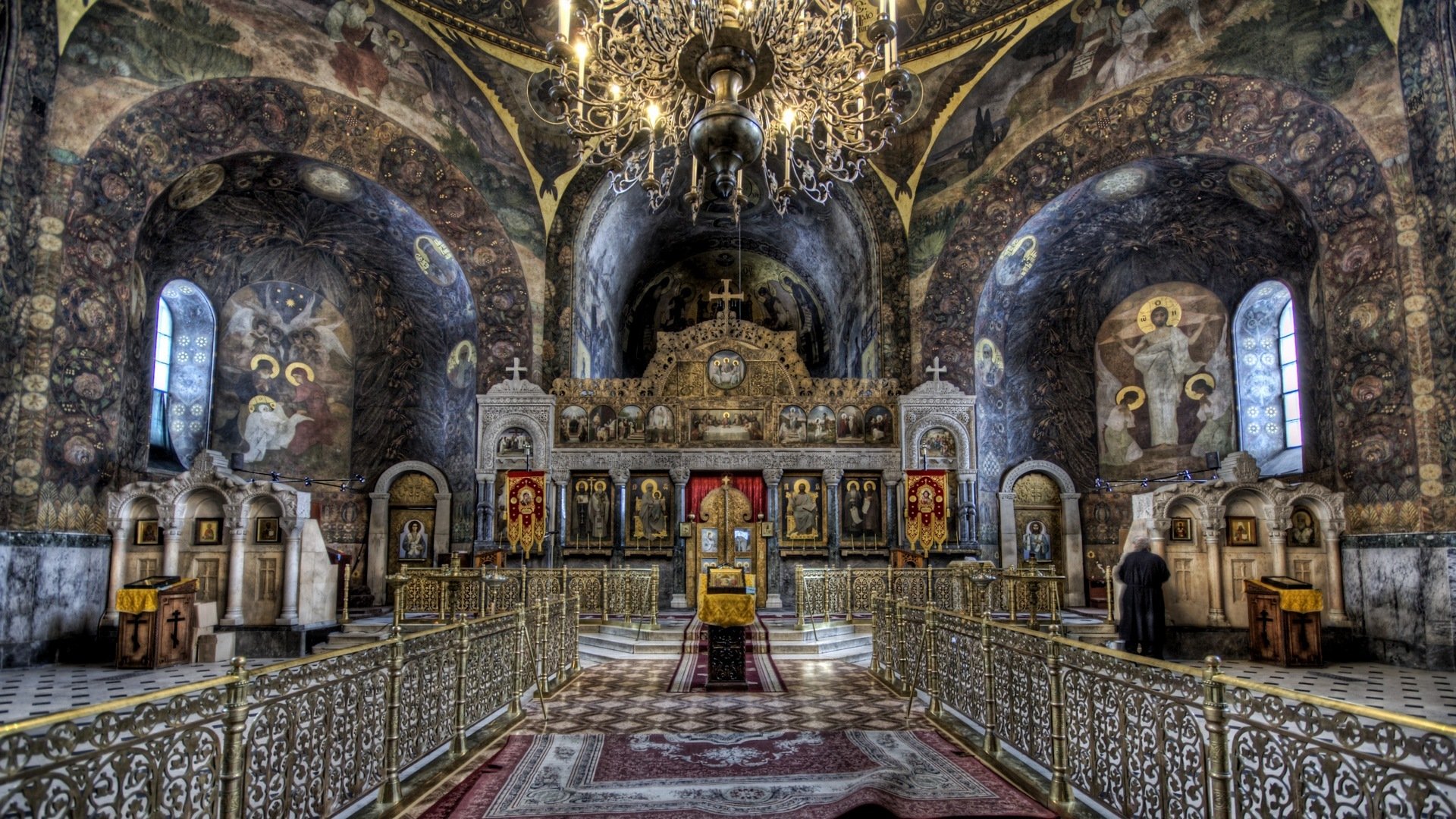 chiesa navata iconostasi lampadario hdr