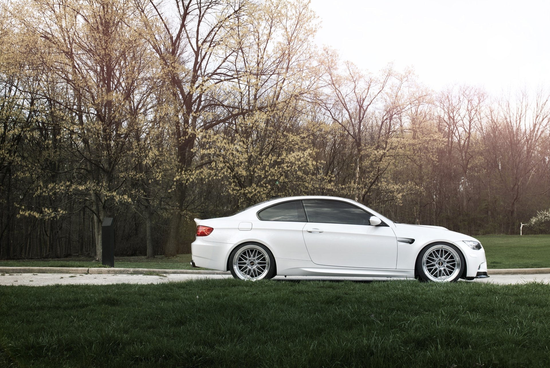 bmw blanco carretera hierba cielo blanco m3 e92 árboles bmw