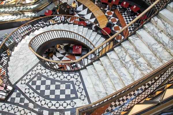 Treppe im Hotelgebäude