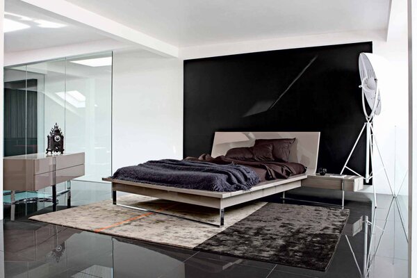 Designer-Interieur mit minimalistischem Schlafzimmer