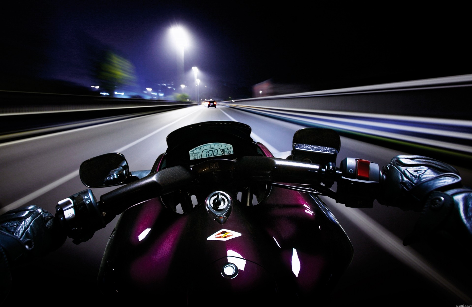 carretera noche motocicleta bombardero