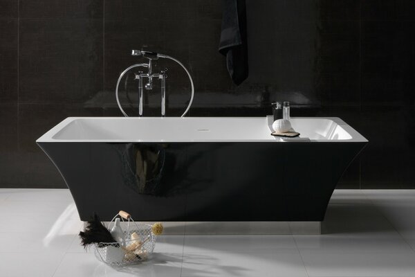 Bagno in nero