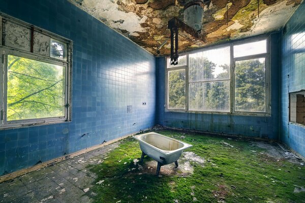 An old bathroom in an abandoned house