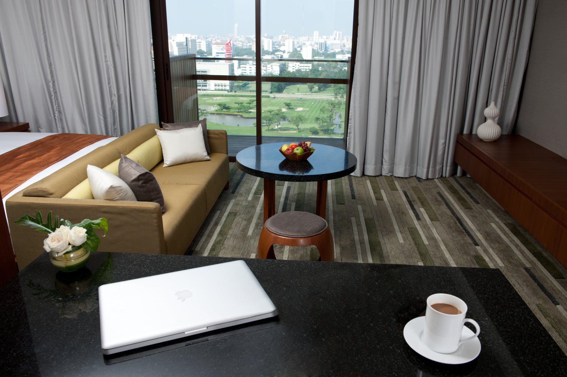 intérieur style design métropole appartement urbain salon élégance bangkok