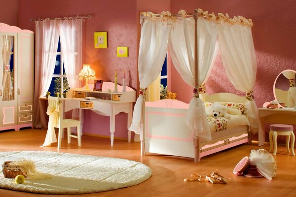 Дизайн сказочной комнаты для маленькой принцессы