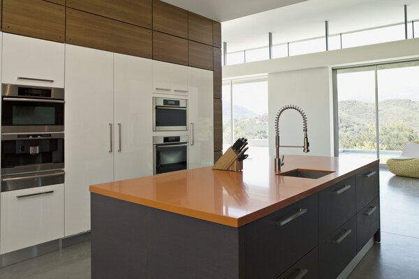 Working surface on the kitchen island