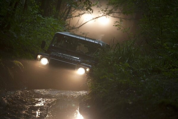 Jeep Land Rover conquista il fuoristrada