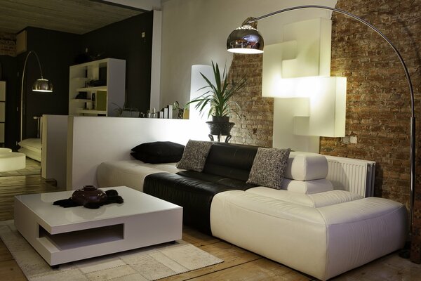 Intérieur de la chambre en noir et blanc