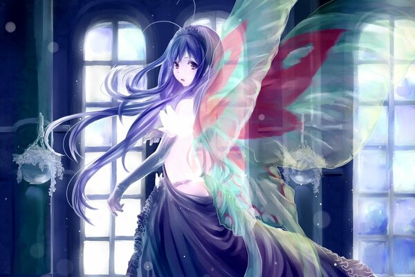 Piękna dziewczyna Anime ze skrzydłami