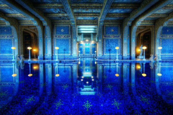 Photo du château de Hearst en Californie avec piscine