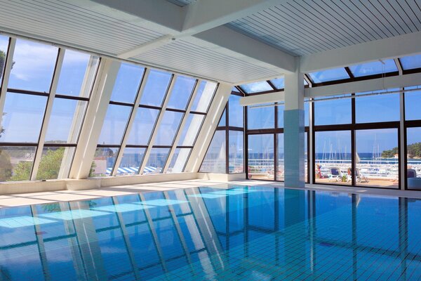 Interior pool style hotel indoor pool