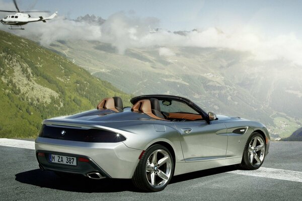 BIV Zagato cabriolet au bord d une falaise