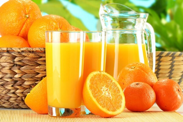 Freshly squeezed orange juice with oranges