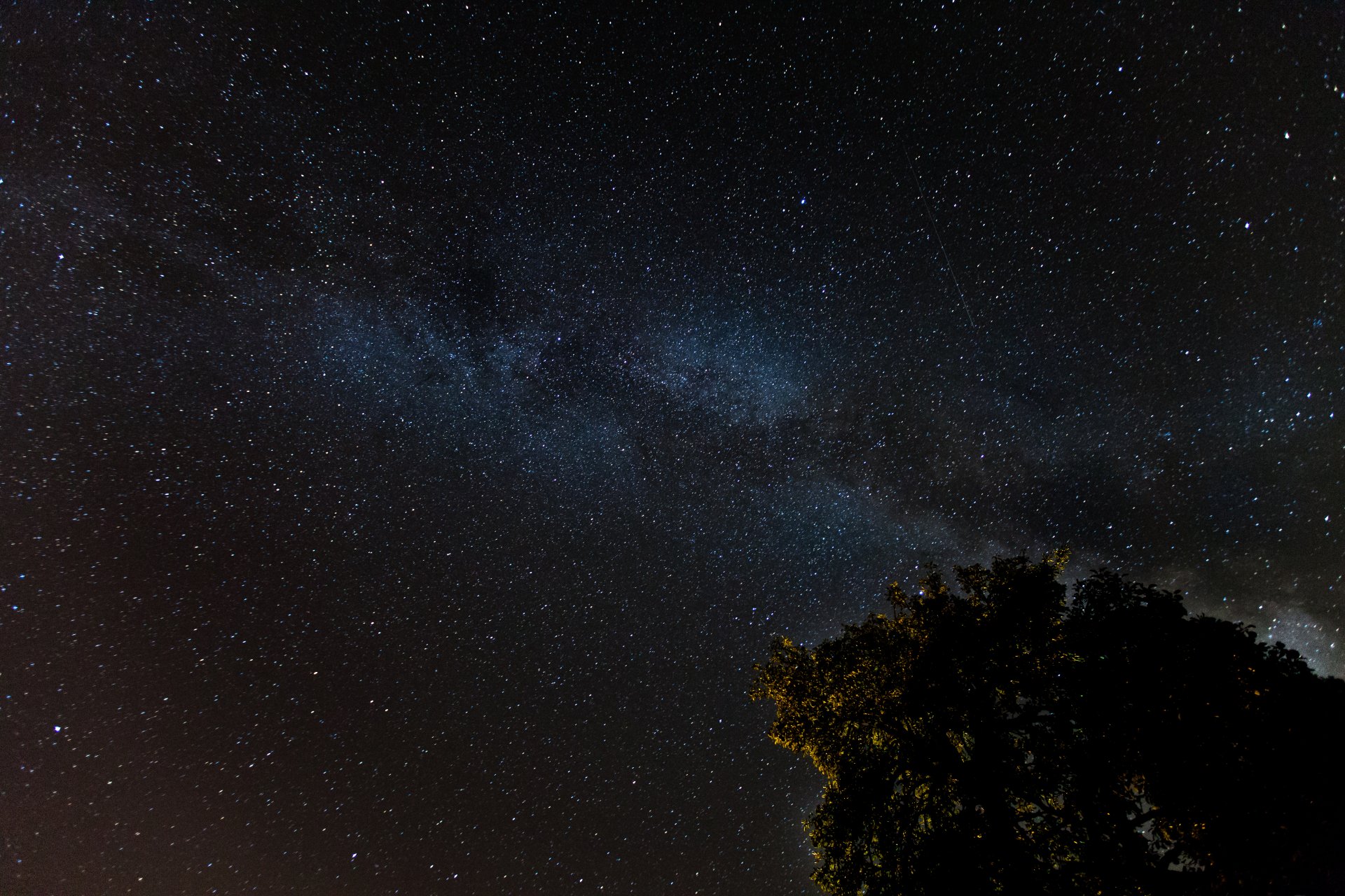 tar night milky way space