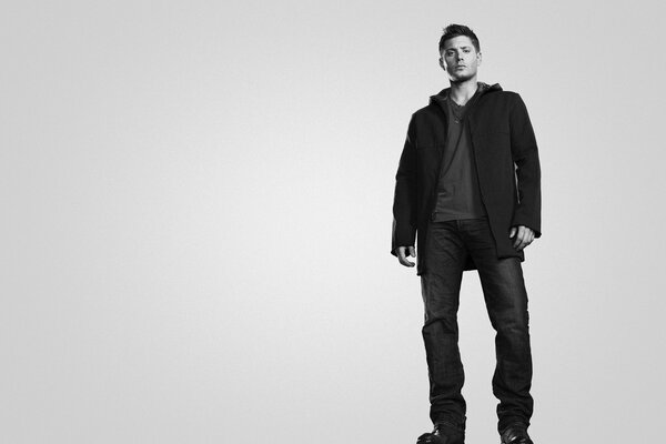 Jensen Ackles sobrenatural B / W