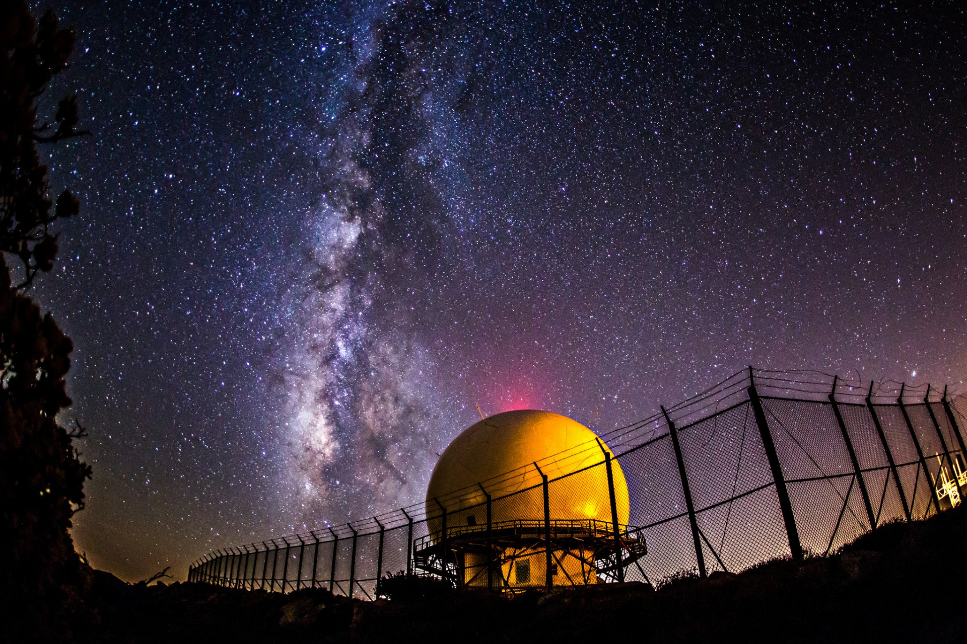 espacio estrellas noche vía láctea observatorio