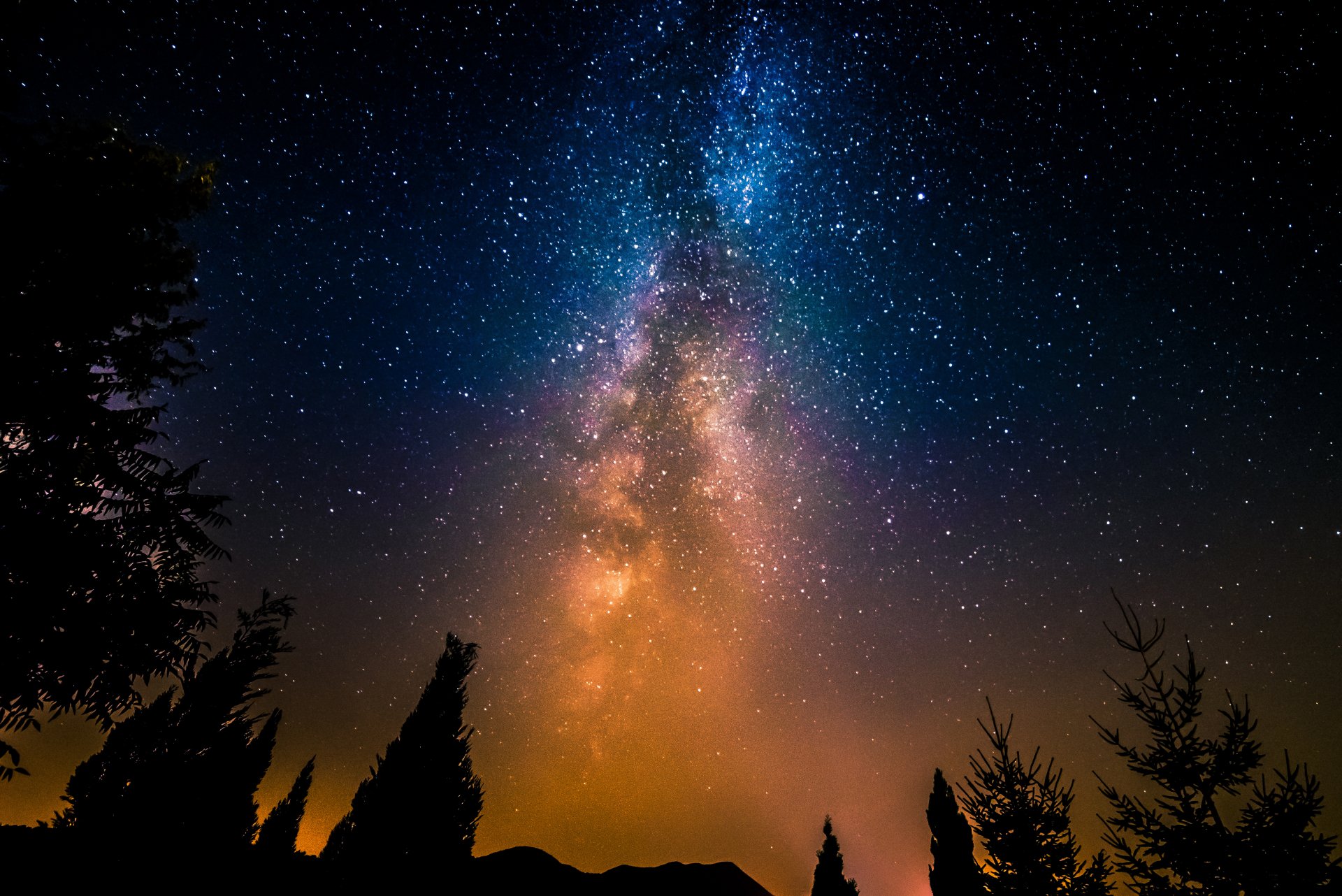 espace étoiles nuit voie lactée arbres