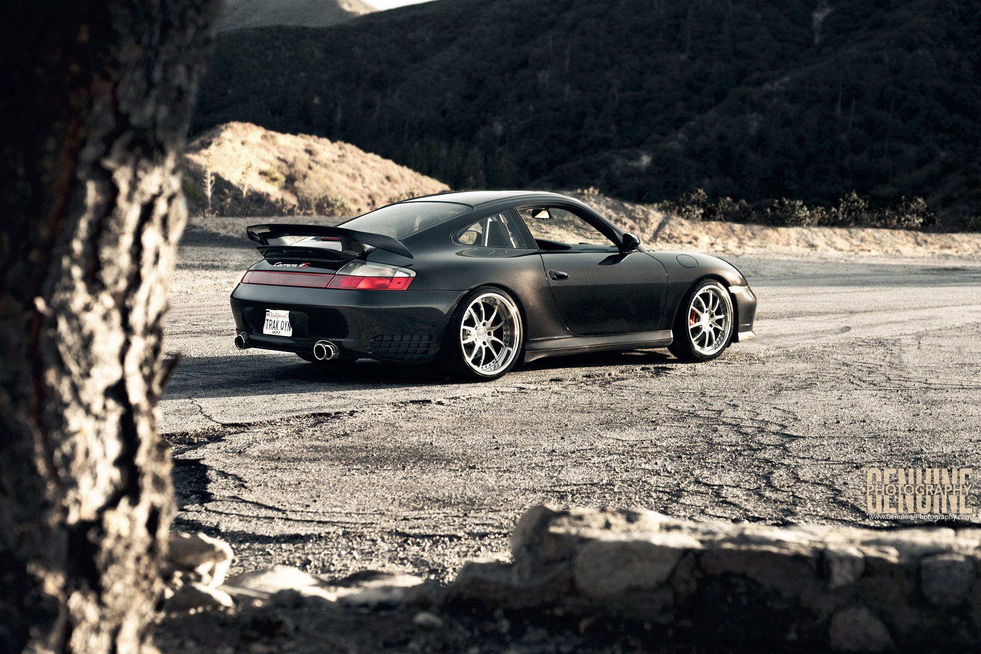 porsche supercar montagnes carrera 4s noir 996