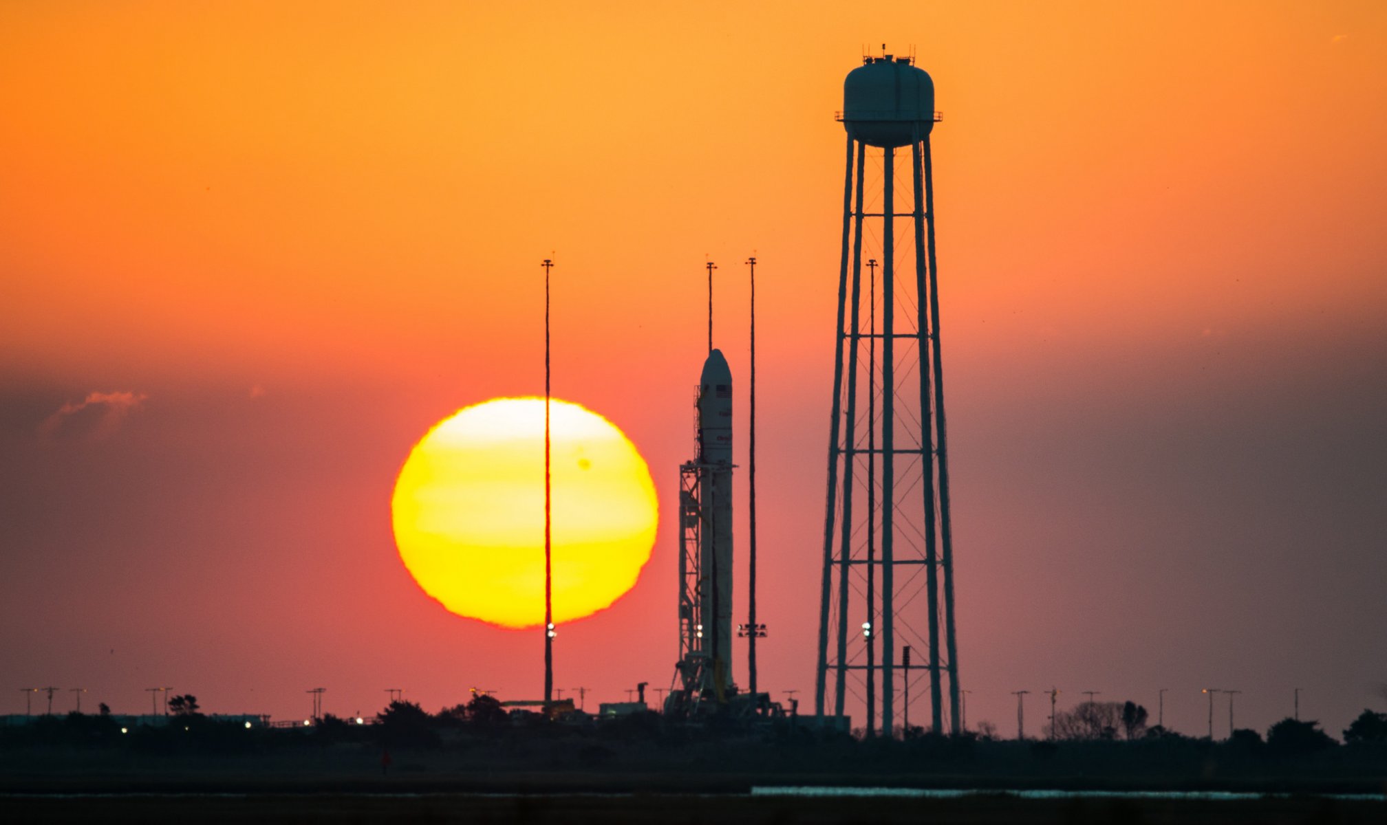 cohete antares nasa puesta del sol puerto espacial sol