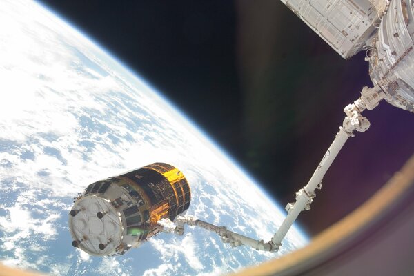 Satellite de l & apos; ISS dans l & apos; espace