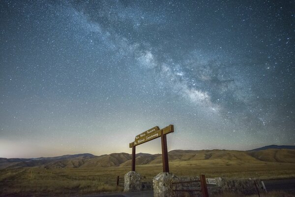 Porte misteriose vicino alla Via Lattea