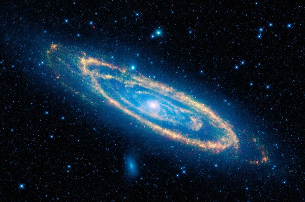 Галактика и пояс ореона во вселенной на фоне звезд