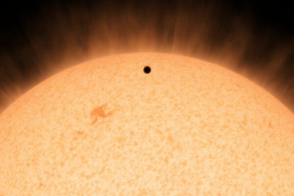 Ein Planet in der Nähe der Sonne. Ansicht vom Teleskop
