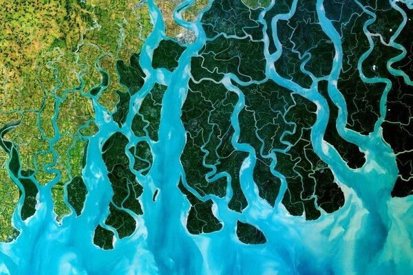 Foto de los ríos y la tierra desde el satélite