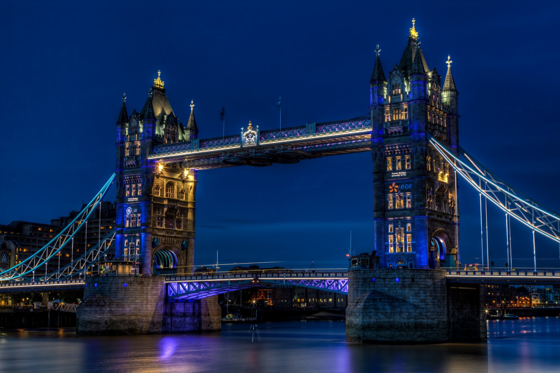 großbritannien england london stadt hauptstadt fluss thames tower bridge hauptstadt themse nacht hintergrundbeleuchtung lichter beleuchtung blau himmel