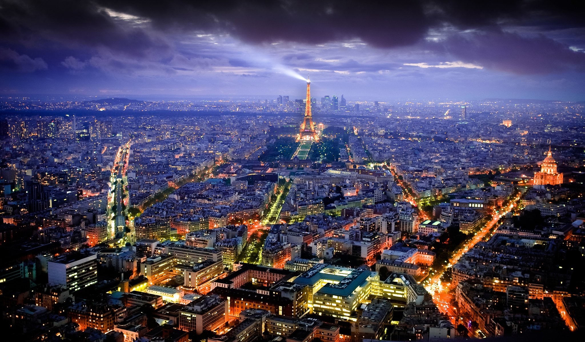 francia parís ciudad capital noche luces iluminación edificios casas eiffel torre vista panorama