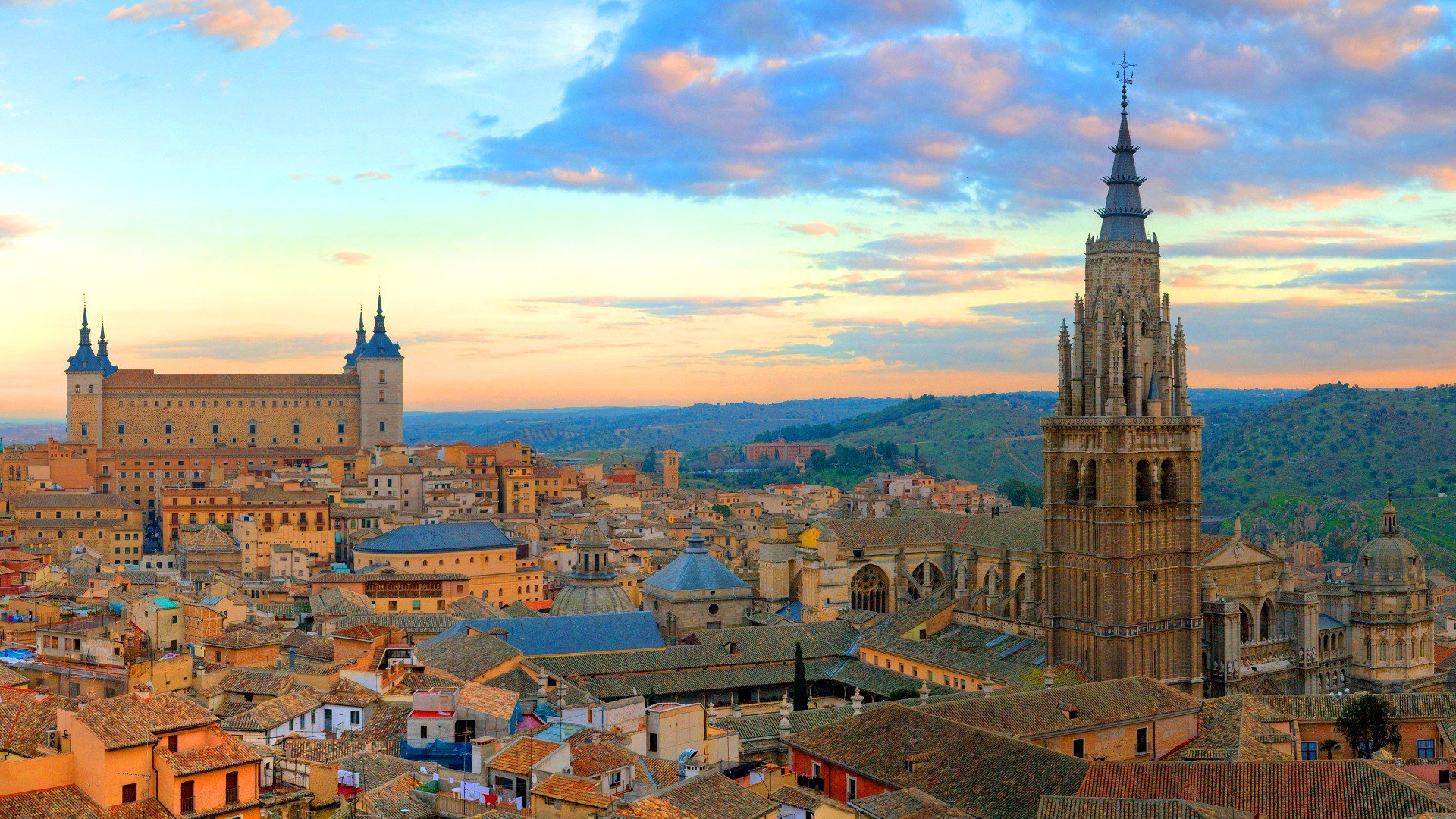 tolède espagne ciel nuages coucher de soleil château maisons tour