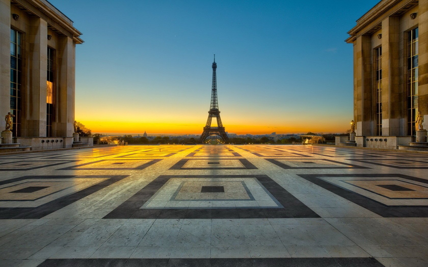 paris stadt turm
