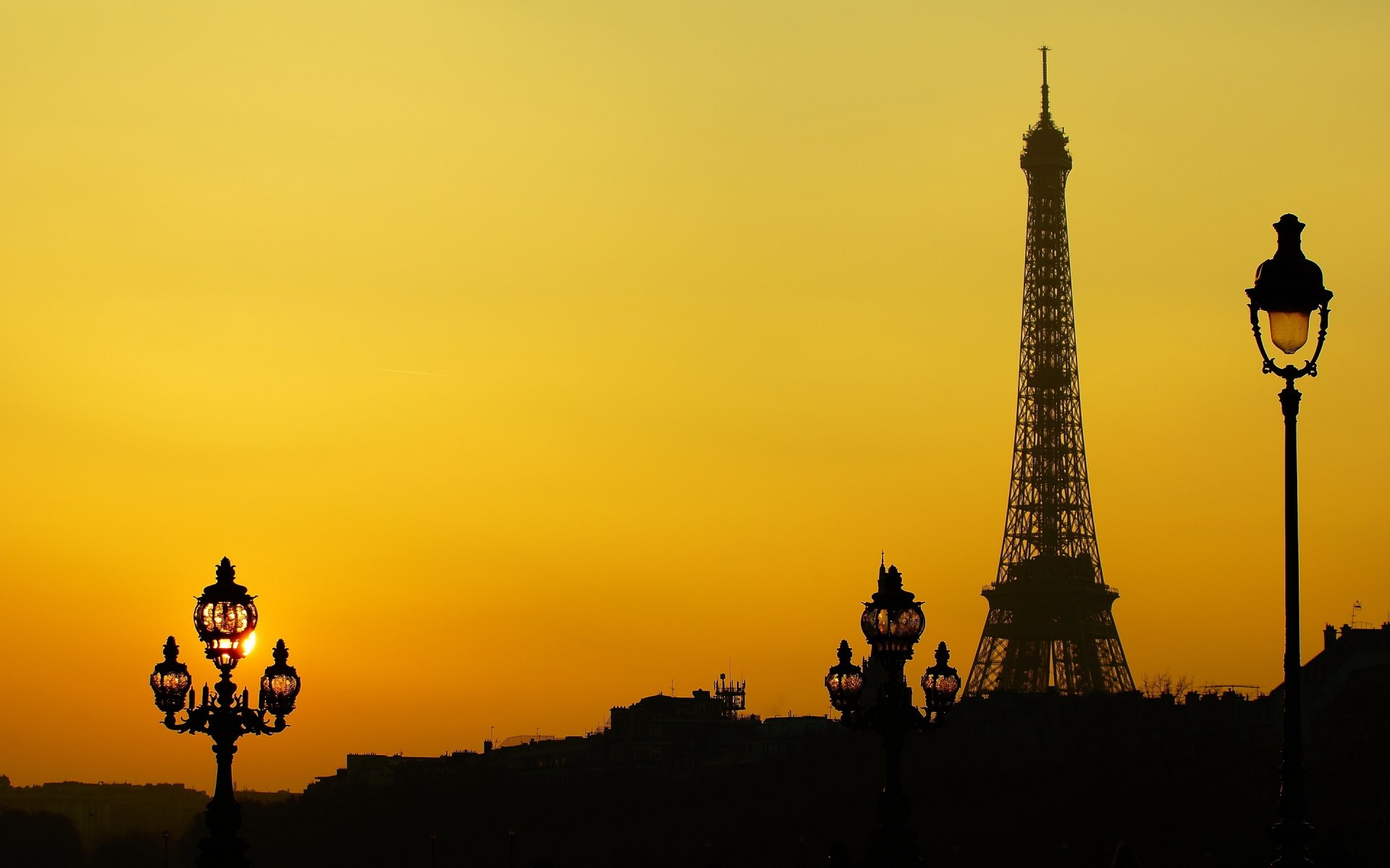 paris france tour lanternes silhouette