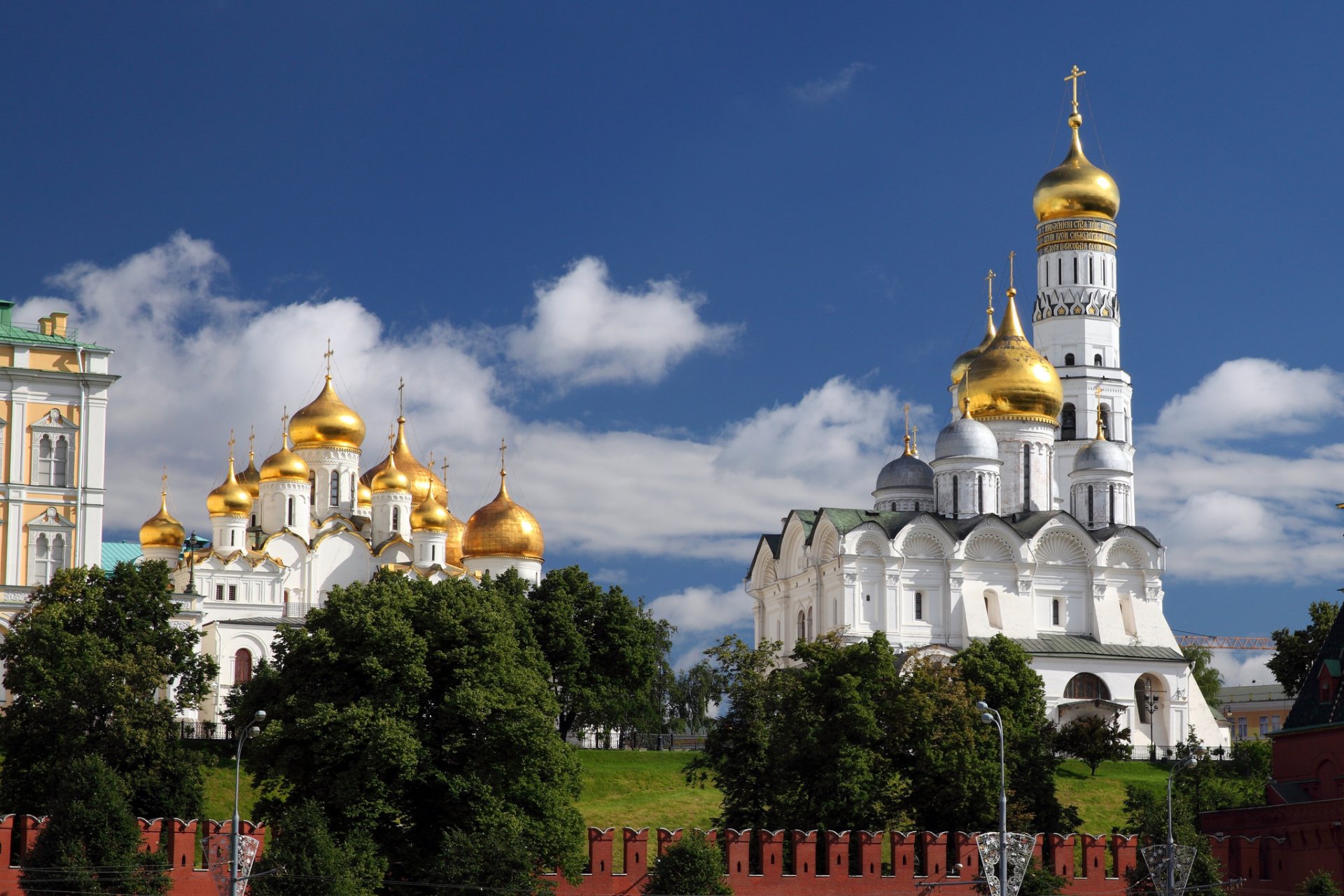 mosca russia cremlino di mosca cattedrale dell annunciazione cattedrale dell arcangelo campanile di ivan il grande