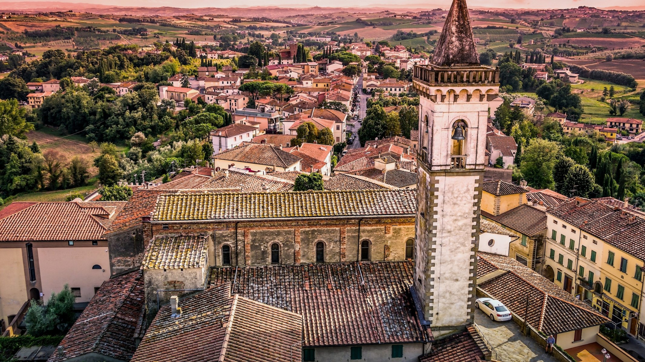 vinci toskania włochy kościół santa croce kościół santa croce budynki dachy panorama