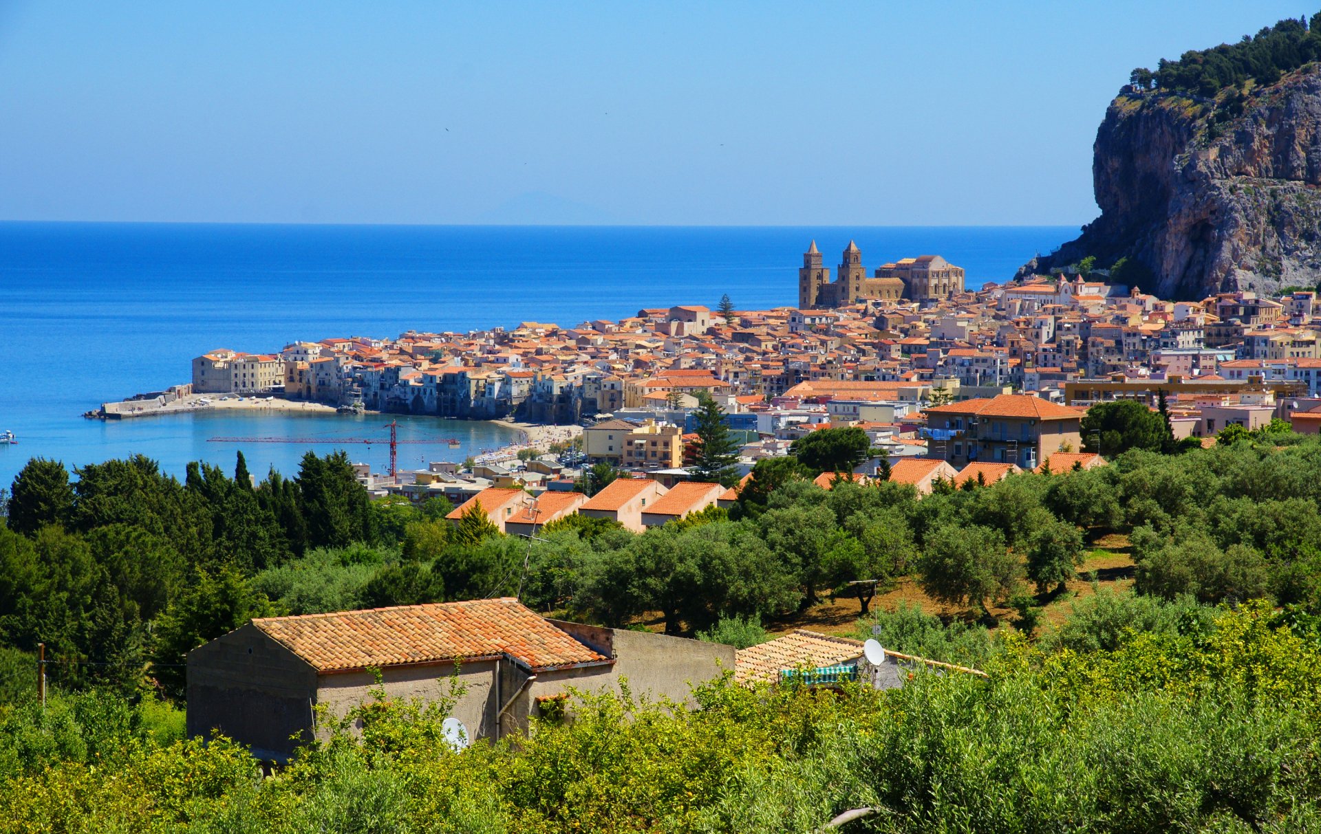 italia cefalú sicilia italia mar ciudad ciudad montaña casas árboles