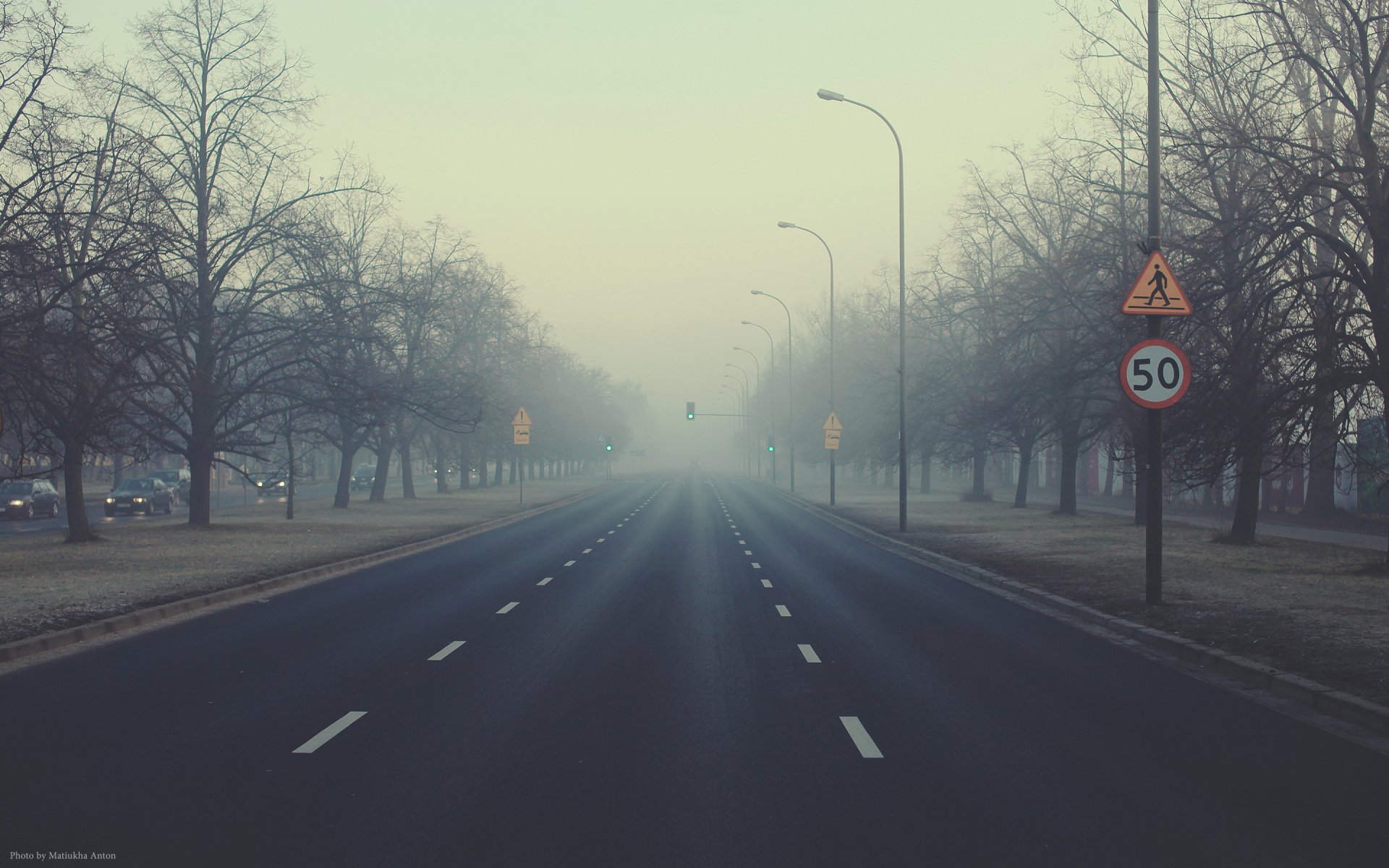 stadt geplatzt zeichen fußgänger einschränkung nebel morgen morgendämmerung