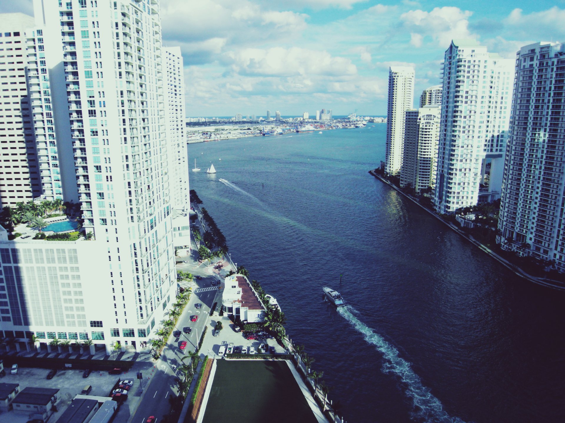 miami florida hochhäuser häuser höhe boot wasser vize-stadt