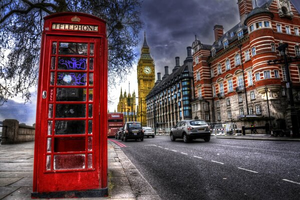 Anglia. Uliczne zdjęcie Londynu wieczorem