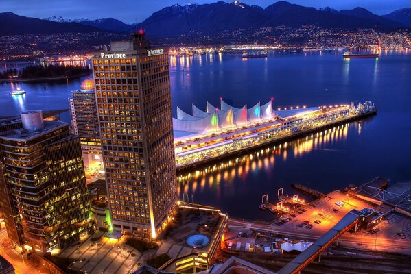 Quai de Vancouver dans la soirée