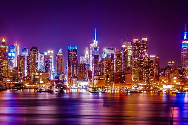 Los colores brillantes de la noche de nueva York