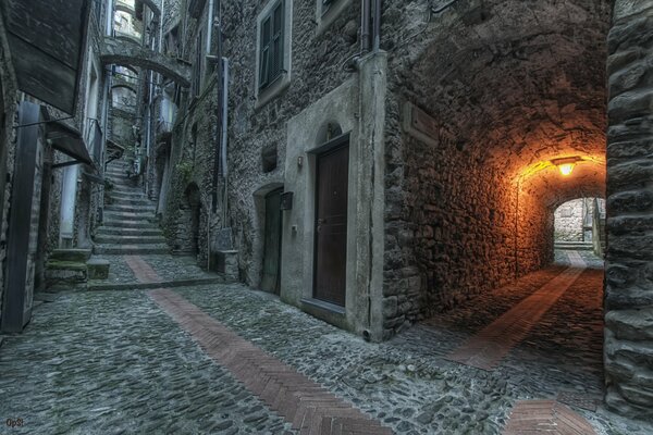 Lanterne dans la nuit lumière dans l obscurité