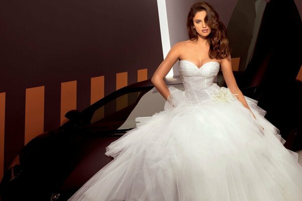 Irina Shayk en robe de mariée