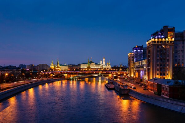 Moscou. La capitale de la Russie, le Kremlin de nuit