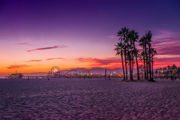 Coucher de soleil d une journée chaude en Californie